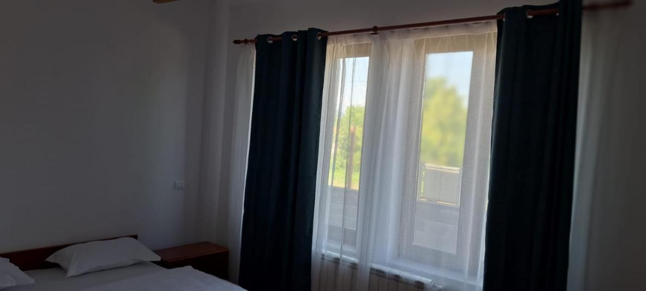 Casa Francesca Apartment Comanesti  Ngoại thất bức ảnh