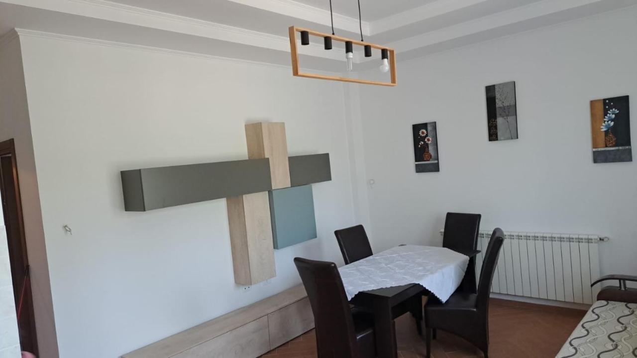 Casa Francesca Apartment Comanesti  Ngoại thất bức ảnh