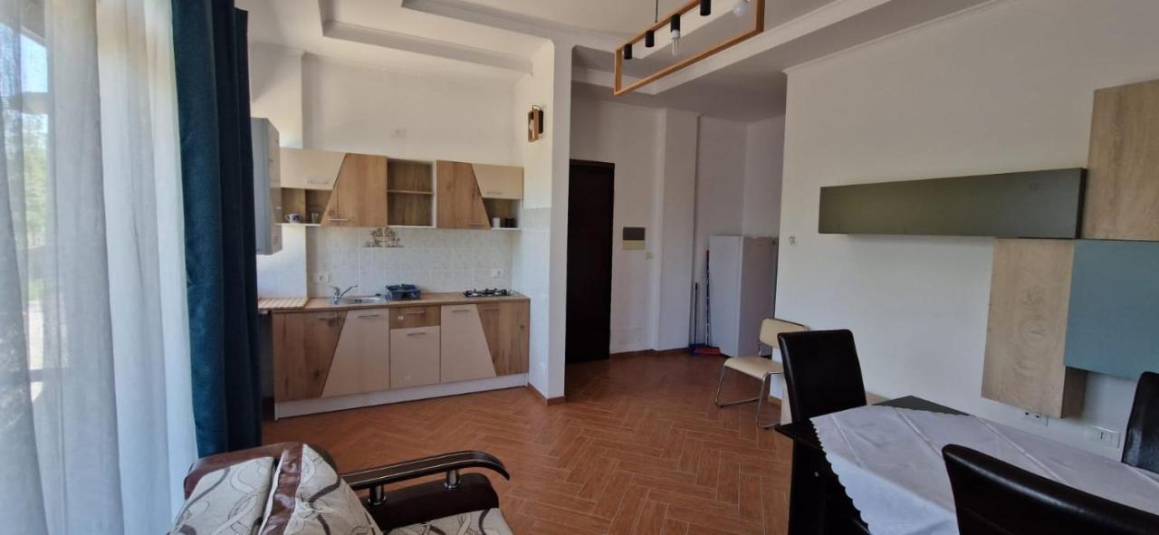 Casa Francesca Apartment Comanesti  Ngoại thất bức ảnh