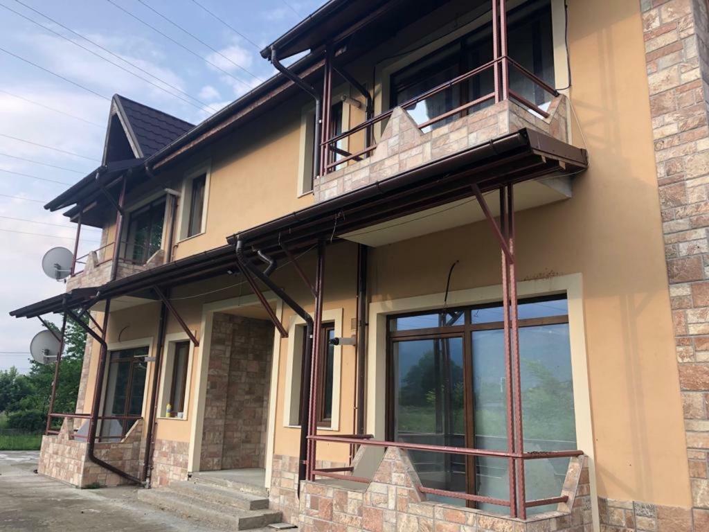 Casa Francesca Apartment Comanesti  Ngoại thất bức ảnh